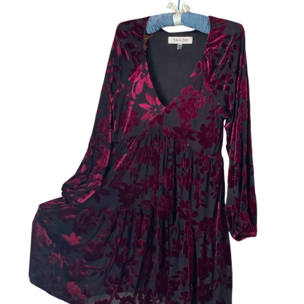 Taylor Burgundy Floral Dress black lining Sz 8
